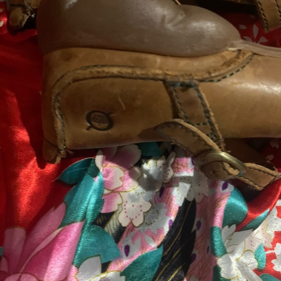 Born Slip-On Tan Leather Flat. Size 8 - Picture 4 of 7